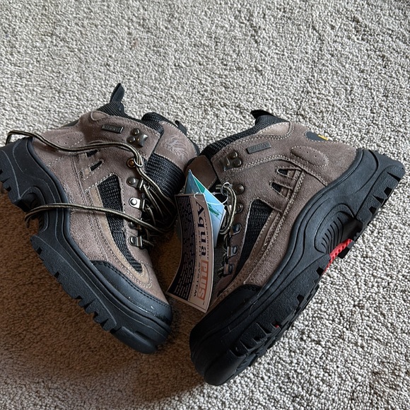 NWT Itasca Hiking Boots - Picture 4 of 9